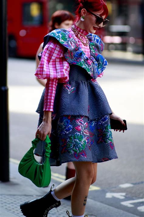 London Street Style Best Looks Outside The Spring 2022 Shows