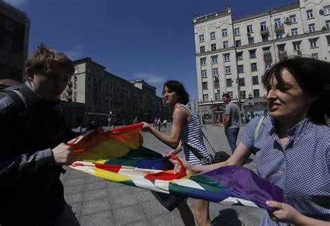 Russia Anti Lgbt Law A Tool For Discrimination Human Rights Watch