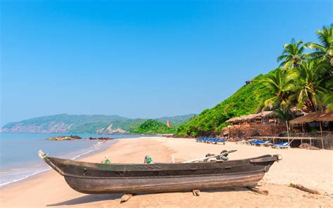 Cola Beach Boat Goa Best Beaches In Goa India Living Nomads