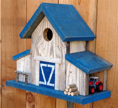 The birdhouse plans shown here are available from the very simple to extremely complex. 15 Decorative and Handmade Wooden Bird Houses - Style Motivation