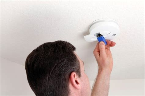 These little indicators make sure you are aware that the battery inside the carbon monoxide detector has used up its power and needs a change. Electric Smoke Detector Won't Stop Beeping | ThriftyFun