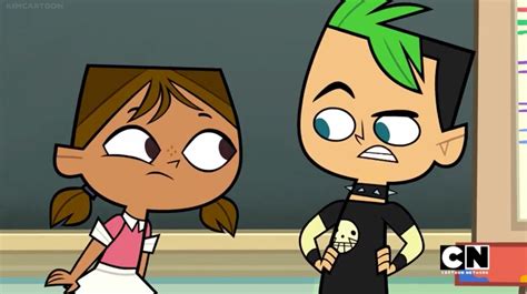Duncan And Courtney Moment From Episode Of Total Dramarama Duncan Total Drama Drama Total