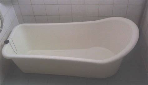 Bathtub Singapore HDB End-Year Sale Promo Worldwide. • Singapore