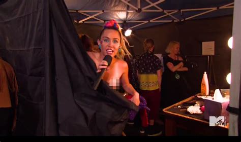 Miley Cyrus Suffers Wardrobe Malfunction At Mtv Vmas Cbs News