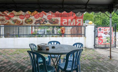 Suasana shalat asar di masjid sri petaling markas tabligh terbesar d malaysia tempat menuntut ilmu. Customers can enjoy their meal either outdoors or inside ...