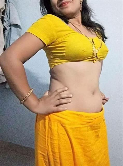 Bra Strip Bhabhi Super Sexy Saree Blouse Hd Sex Gallery Sexiezpicz