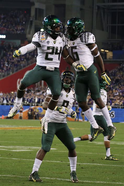 The official athletic site of the ohio state buckeyes. Oregon Ducks College Football Teamates Pictures, Photos ...