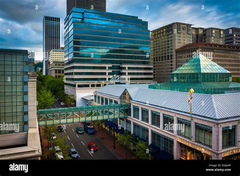 Pioneer Place Hi Res Stock Photography And Images Alamy