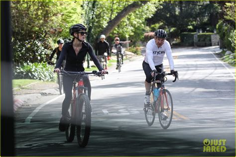 Dennis Quaid Goes For Early Morning Bike Ride With Fiancee Laura Savoie