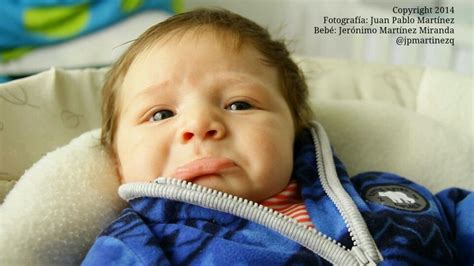 Jerónimo Bebé Recien Nacido Haciendo Pucheros A Papa Baby Face Baby