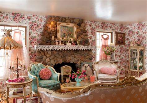 Pin Up Decor Blast From The Past With 13 Pretty Spaces