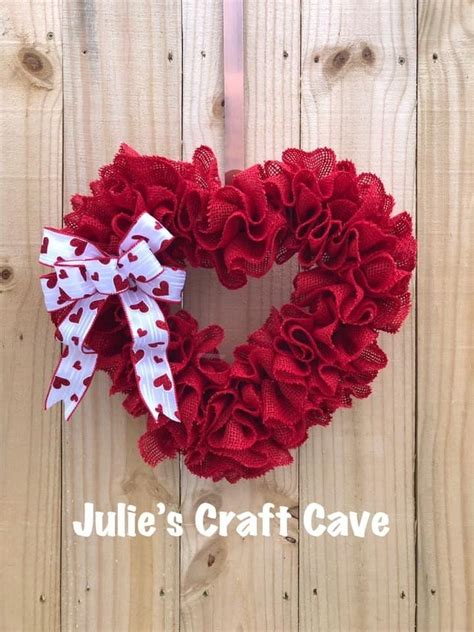 How To Make A Heart Shaped Deco Mesh Valentine Wreath Artofit