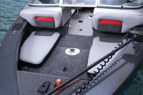 2014 Tracker® Targa™ V 18 Combo Bow Padded Backrests And Removable Seat