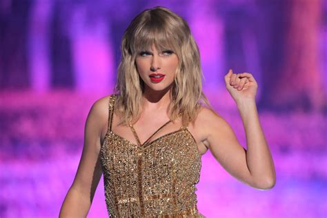 Taylor Swift Is Re Recording Her Hits Heres What She Might Be Facing Rolling Stone