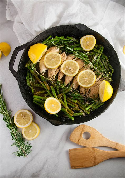 Saute the garlic until slightly browned before adding the asparagus. Asparagus 101: How to Buy and Cook Asparagus - Seasoned ...