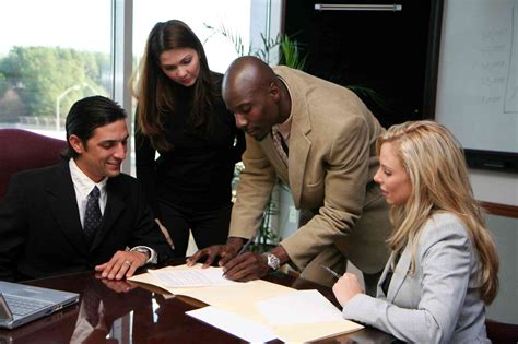 Best Time To Involve A Business Lawyer In Business Transactions