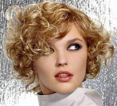 16 Model Rambut Terbaru Yang Cocok Untuk Wanita Gemuk - Tips Rambut