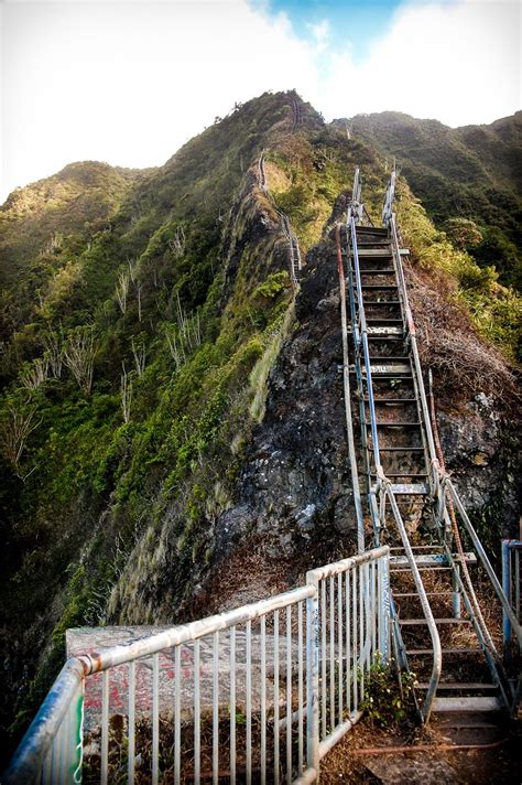 Haiku Stairsstairway To Heaven Oahu Hawaii Stairway To Heaven