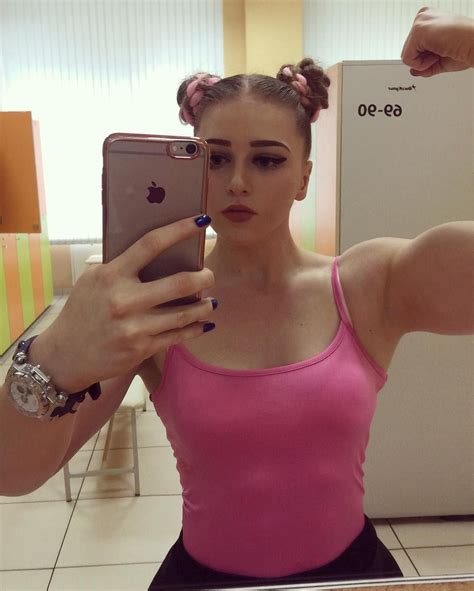 julia barbie swole powerlifting aphrodite biceps bodybuilding muscle sports bra