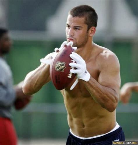 Eric Decker Shirtless And Flexing His Muscles Eric Decker Athletic Men Athlete