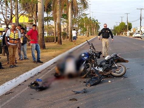 Domingo Come A Com Colis O De Motos E Duas Mortes Correio De Caraj S