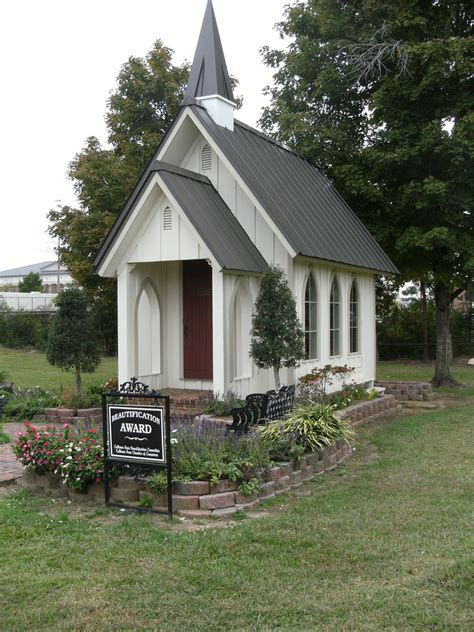 Small Chapel in Cullman, Alabama | Country church, Church, Church steeple