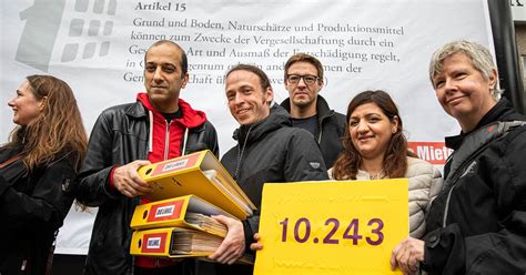 Berlin unterstützt als einzige der berliner parteien von anfang offensiv das volksbegehen »deutsche wohnen und co. DIE LINKE übergibt 10.243 Unterschriften an Initiative ...