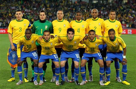 Brazil Soccer Team Wallpapers Top Free Brazil Soccer Team Backgrounds Wallpaperaccess