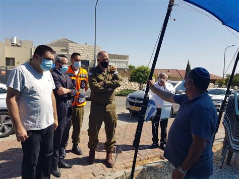 פיקוד העורף עדכן כי מקומות עבודה שבהם קיימים מרחבים מוגנים ייפתחו. פיקוד העורף הגביר את הסיוע בצפת -בחצור חולקו מנות מזון ...