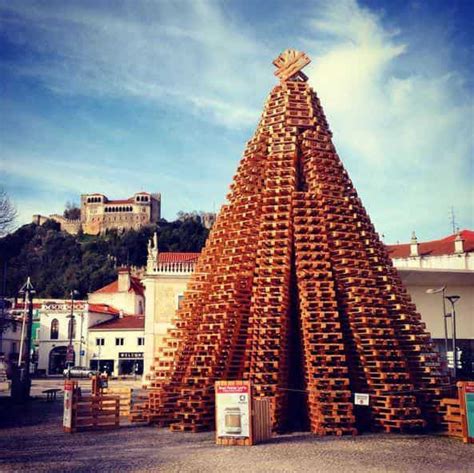 2200 Pallets Christmas Tree Guinness World Record 1001 Pallets