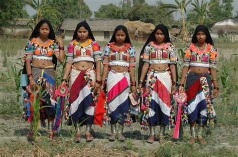 Panoramio Photo Of Rana Tharu From Dhanagadi Tribal India Nepal Culture Nepali Dress