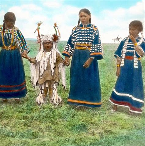 インディアン ネイティブ･アメリカン の貴重なカラー化写真 ラビトーク！ Native American Tribes Native American History Native