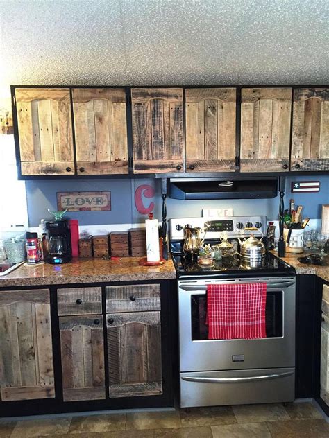 If you follow these following steps on how to remove kitchen cabinets as after removing all the kitchen tools, countertop, and cabinet lighting from the kitchen, you need to separate a cabinet from the others. 50+ Best DIY Pallet Projects For Kitchen in 2020 | Pallet ...