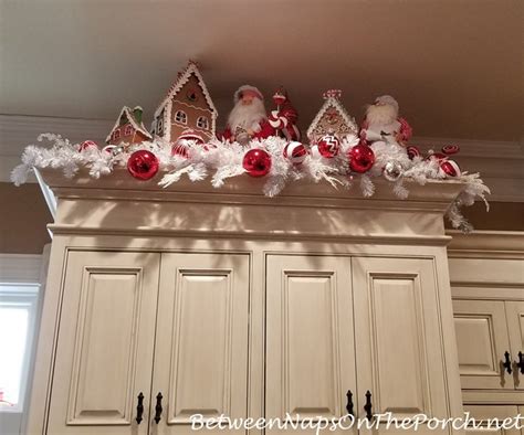 Find festive kitchen decorations for the holidays, fun christmas serving dishes and platters, decorated kitchens, and festive ways to add christmas decor touches to the kitchen and dining room. A Peppermint-Candy Fantasy Table & Kitchen