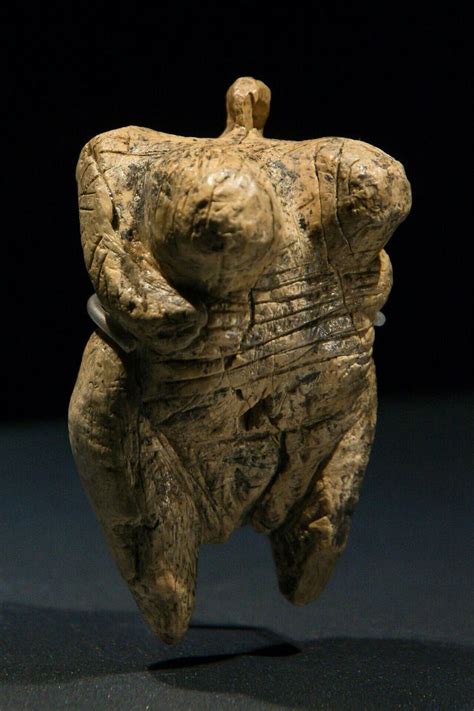 Venus Of Hohlefels The Earliest Venus Figurine 35000 40000 Years Ago