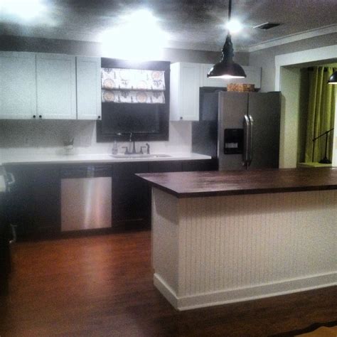 Contractor replaced cabinet door that arrived cracked. Kitchen remodel done! In stock cabinets from lowes ...