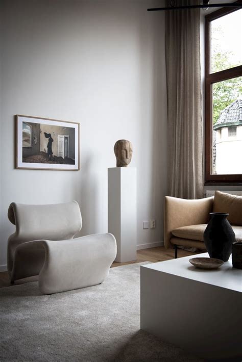 Follow these instagram accounts to fill your feed with japanese home decor inspiration for your future minimalist and trendy home. Warm minimalist living room - COCO LAPINE DESIGNCOCO ...