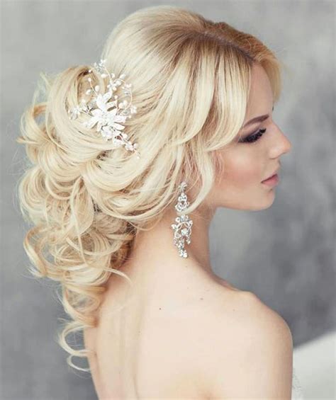 Today straight downdos, curls, knots and ponytails are in the tops of hair style trends. 28+Collection of Formal Hairstyles for Long Hair | Design ...