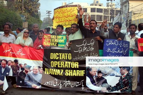 pakistan ppp activists protest against pm nawaz sharif activists and supporters of opposition of