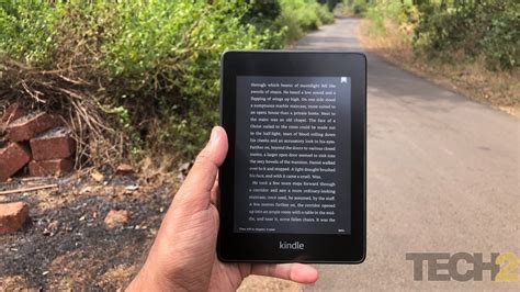 The kindle paperwhite features a superior screen, waterproofing, a bigger battery, and more storage than the basic kindle, so there's no question that the kindle paperwhite wins this showdown. Amazon Kindle Paperwhite 4G review: Familiar e-reader ...