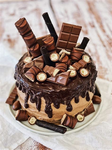 Kinder Schokolade Torte - Triple Chocolate Drip Cake - Fashion Kitchen ...