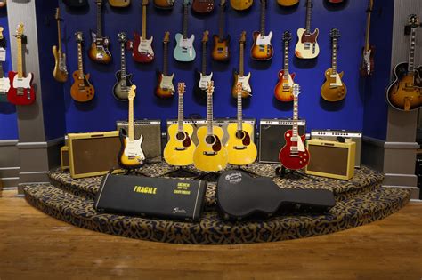 Guitar Center Presents The Eric Clapton Crossroads Guitar Collection