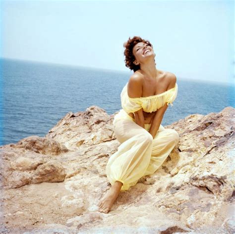Mara Corday S Vintage Allure Iconic And Glamorous Photos From The S Rare Historical Photos