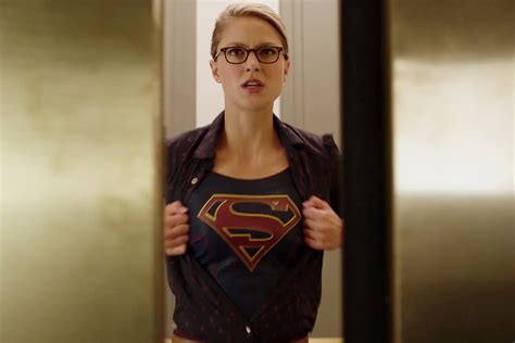 supergirl is done with kara danvers in new season 3 trailer 15