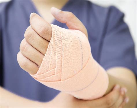 What Is An Elastic Adhesive Bandage With Pictures