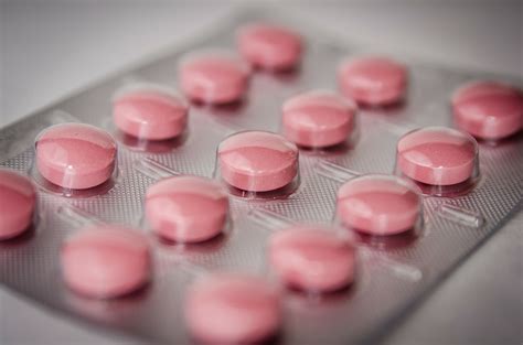 Ibuprofène 400 mg sous forme de lysinate d'ibuprofène 684 mg pour un comprimé pelliculé. Ibuprofène : comment le prendre en toute sécurité
