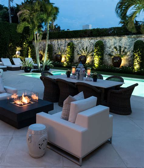 Elegant Regency Style Palm Beach Villa Combines Classic And