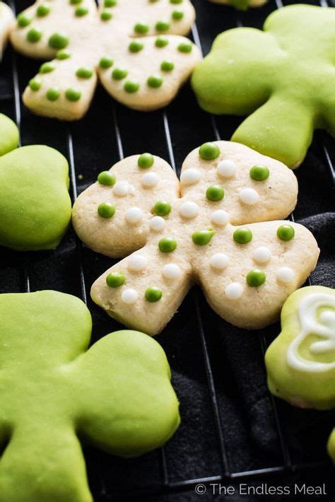 Simple shamrock cookies for st. Shamrock Sugar Cookies with Natural Green Frosting ☘️ | Recipe | Sugar cookies, Clean eating ...
