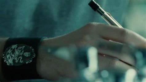 Le Bracelet De Force Dedward Cullen Robert Pattinson Dans Twilight