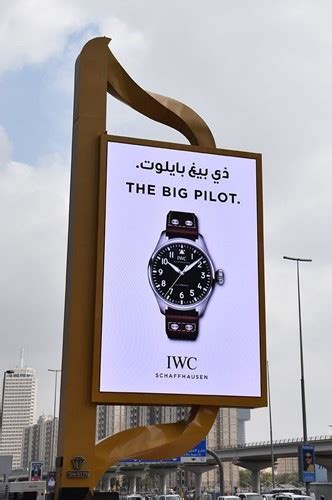 Daktronics Installs A Giant Double Sided Advertising Screen In Dubai